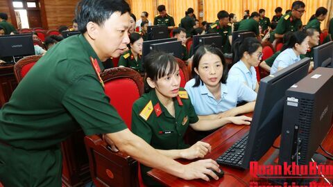 Quân khu 4 triển khai bồi dưỡng lý luận chính trị cho cán bộ, đảng viên trên Internet