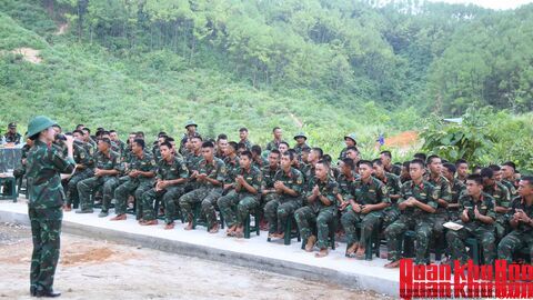 Quân khu 4 tăng cường phổ biến, giáo dục pháp luật cho thanh niên