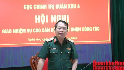 Cục Chính trị Quân khu 4 giao nhiệm vụ cho cán bộ về nhận công tác