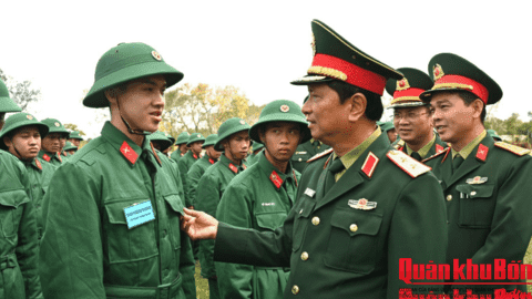 Quân khu 4: Tăng cường giáo dục chính trị, quản lý tư tưởng, duy trì kỷ luật và bảo đảm an toàn