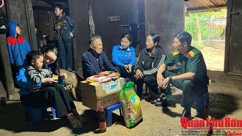 Trao yêu thương – Ấm lòng dân bản