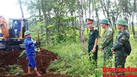 Quân khu 4: Kiểm tra  tìm kiếm, quy tập hài cốt liệt sĩ tại Cồn Tiên, Quảng Trị