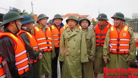 Bộ Chỉ huy Quân sự tỉnh Hà Tĩnh tập trung ứng cứu Nhân dân vùng bị ngập lụt