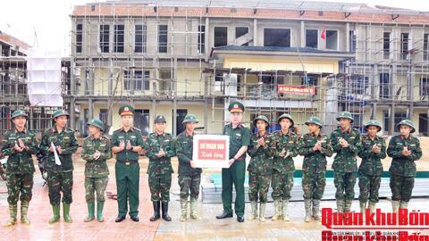 Sư đoàn 968 (Quân khu 4): Đẩy nhanh tiến độ hỗ trợ xây dựng trường học trên tuyến biên giới