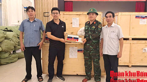 Thành phố Huế tiếp nhận hàng viện trợ khẩn cấp của Liên bang Nga