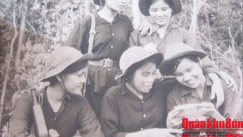 Những cánh “hoa lửa” bên dòng Hương Giang