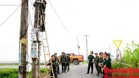 Lữ đoàn Thông tin 80 (Quân khu 4) triển khai tuyến cáp quang băng rộng