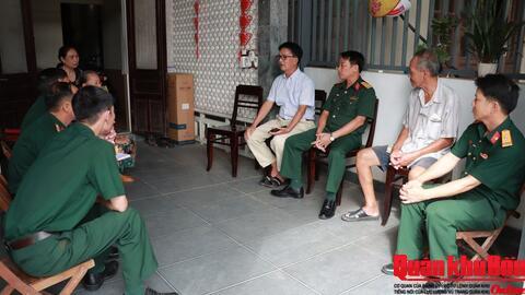 Bộ Chỉ huy Quân sự thành phố Huế khảo sát khu vực mộ tập thể hài cốt liệt sĩ tại phường Phú Xuân