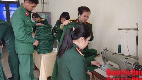 Hội Phụ nữ Lữ đoàn Thông tin 80 (Quân khu 4) tổ chức hoạt động “Khâu áo chiến sĩ”