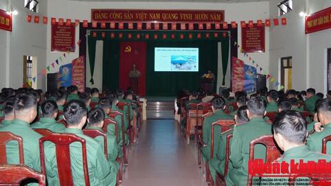 Bộ Chỉ huy Quân sự thành phố Huế phối hợp tư vấn hướng nghiệp cho bộ đội chuẩn bị xuất ngũ năm 2025