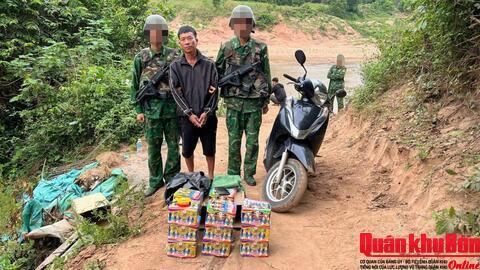 Quảng Trị: Bắt giữ đối tượng vận chuyển trái phép 15 hộp pháo hoa