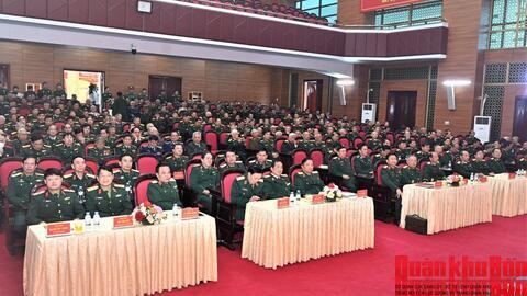 Gặp mặt cán bộ cao cấp Quân đội nghỉ hưu, nghỉ công tác trên địa bàn Quân khu 4