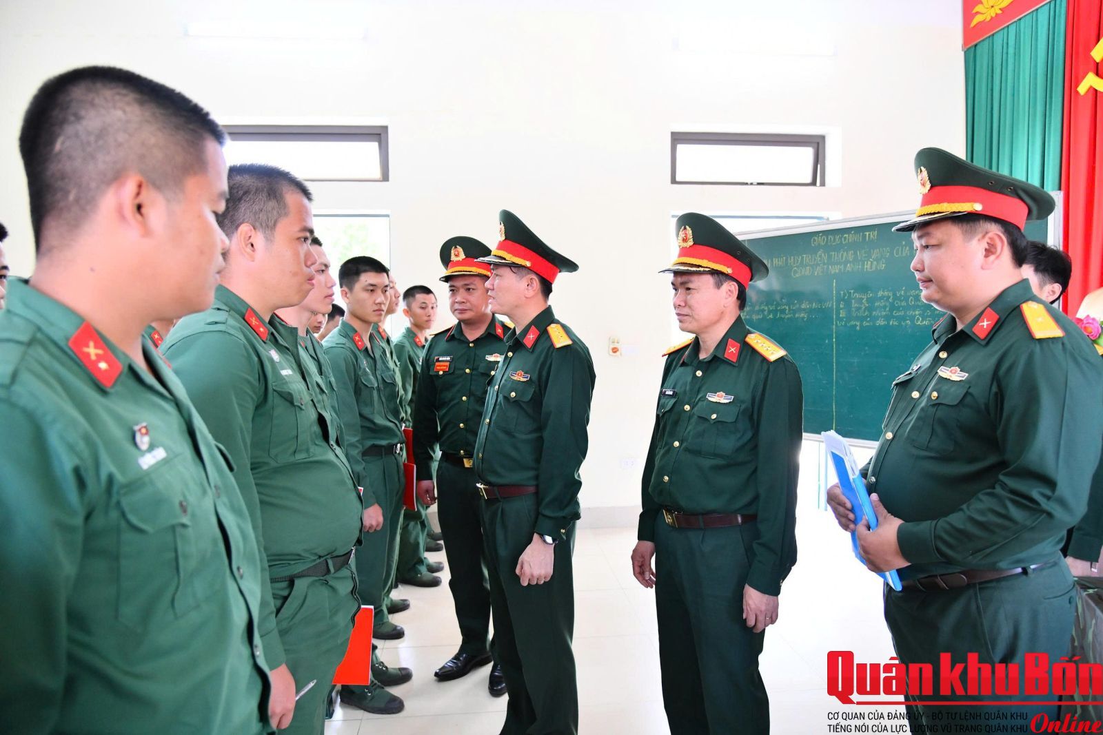 Sư đoàn 324 (Quân khu 4) kiểm tra hoạt động công tác Đảng, công tác chính trị tại Trung đoàn 335