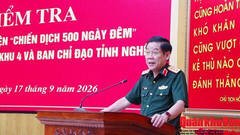 Thượng tướng Nguyễn Văn Gấu kiểm tra kết quả thực hiện “Chiến dịch 500 ngày đêm” tại Quân khu 4
