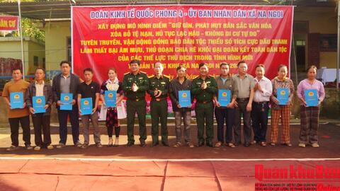 Đoàn Kinh tế - Quốc phòng 4: Nhiều phần quà ý nghĩa nhân Ngày hội đại đoàn kết toàn dân tộc