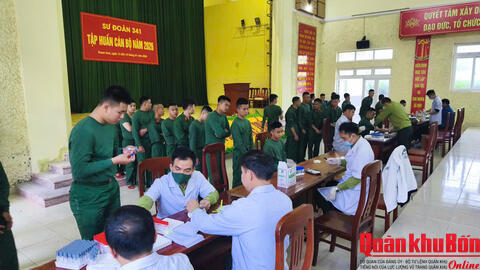 Trung đoàn 266 (Sư đoàn 341, Quân khu 4) hoàn thành tiếp nhận chiến sĩ mới