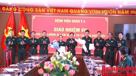 Bệnh viện Quân y 4 (Quân khu 4) giao nhiệm vụ cho lực lượng đi làm nhiệm vụ tại Liên hợp quốc