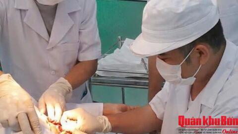 Bệnh xá Sư đoàn 324 phẫu thuật thành công ca u mỡ vùng chỏm vai trái