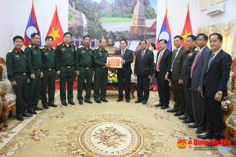 Bộ Tư lệnh Quân khu 4 thăm, chúc Tết tại tỉnh Bô Ly Khăm Xay, tỉnh Viêng Chăn, Sư đoàn bộ binh 1 (Lào)
