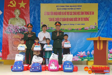 Hỗ trợ các em học sinh đồng bào dân tộc thiểu số thuộc diện khó khăn ở tỉnh Quảng Bình