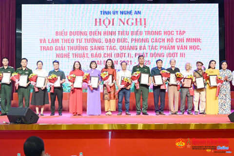 Báo Quân khu 4: 4 tác phẩm được trao giải thưởng báo chí về học tập và làm theo tư tưởng, đạo đức, phong cách Hồ Chí Minh