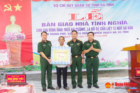 Bộ Chỉ huy Quân sự tỉnh Hà Tĩnh: Bàn giao Nhà tình nghĩa cho thân nhân liệt sĩ