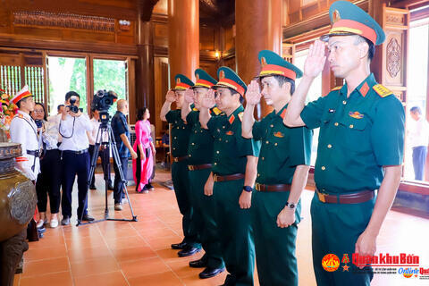 Trang trọng Lễ giỗ Chủ tịch Hồ Chí Minh lần thứ 54 tại Kim Liên, Nam Đàn, Nghệ An