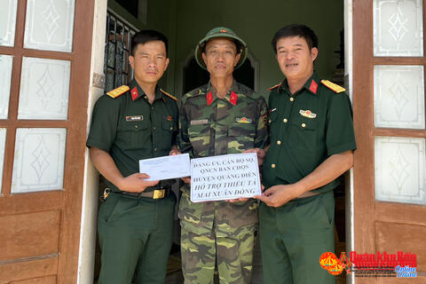 Ban Chỉ huy Quân sự huyện Quảng Điền, tỉnh Thừa Thiên Huế: Hỗ trợ gia đình nhân viên bị thiệt hại do mưa lũ