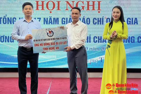Hội Nhà báo Việt Nam và báo chí các tỉnh miền Trung - Tây Nguyên ủng hộ đồng bào bị thiệt hại do lũ lụt ở Nghệ An