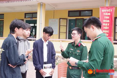 Học viện Hậu cần tuyên truyền, hướng nghiệp tuyển sinh quân sự tại tỉnh Thừa Thiên Huế