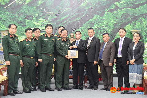 Bộ Tư lệnh Quân khu 4: Thăm, chúc Tết tại tỉnh Xay Sổm Bun (Lào)