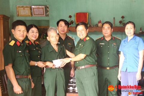 Bộ CHQS tỉnh Quảng Trị: Tri ân các chiến sĩ Điện Biên