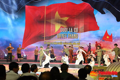 Cầu truyền hình “Dưới lá cờ Quyết thắng” - Bức tranh toàn cảnh về Chiến thắng Điện Biên Phủ