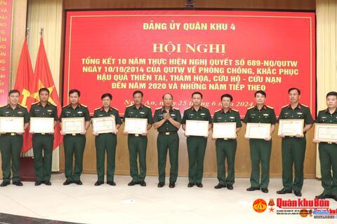 Báo Quân khu 4: Nhận khen thưởng trong 10 năm thực hiện Nghị quyết 689 về phòng, chống thiên tai