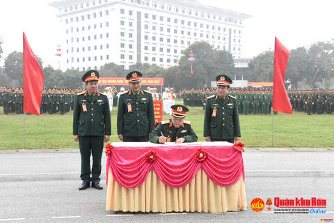 Cơ quan Quân khu 4: Tổ chức Lễ ra quân huấn luyện năm 2025 và phát động thi đua cao điểm