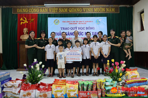 Tổng Công ty Hợp tác kinh tế: Trao Quỹ học bổng “Thắp sáng ước mơ xanh”.