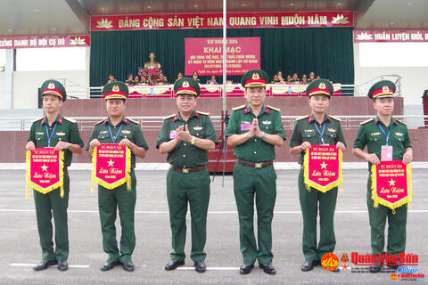 Sư đoàn 324 (Quân khu 4) khai mạc hội thao thể dục thể thao
