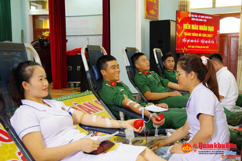 Bệnh viện Quân y 268: 130 cán bộ, chiến sĩ tham gia hiến máu nhân đạo