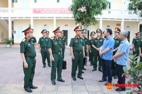 Trung tướng Hà Thọ Bình, Tư lệnh Quân khu 4 kiểm tra chuẩn bị sắp xếp tổ chức cơ quan Quân sự địa phương tại tỉnh Thanh Hóa.