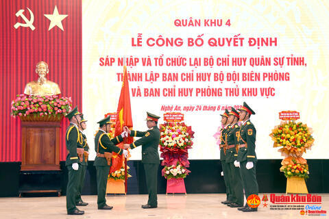 Quân khu 4: Công bố Quyết định sáp nhập và tổ chức lực lượng
