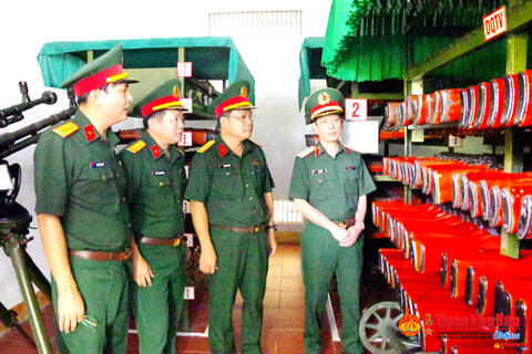 Tổng Cục Hậu cần - Kỹ thuật kiểm tra công tác hậu cần, kỹ thuật khi sáp nhập lại cơ quan quân sự địa phương tại Quân khu 4