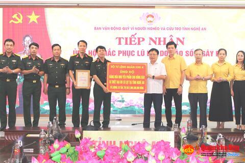 Quân khu 4: 38 tấn hàng hóa hỗ trợ các địa phương bị thiệt hại do mưa lũ tại tỉnh Nghệ An