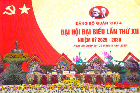 19 đồng chí trúng cử Ban Chấp hành Đảng bộ Quân khu 4 lần thứ XII với tín nhiệm cao