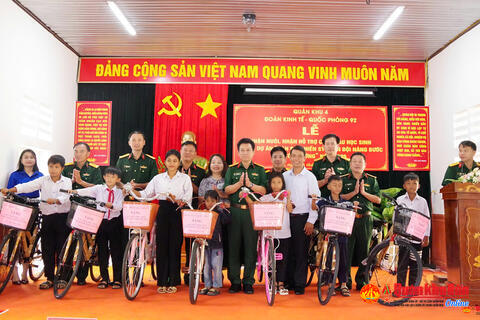 Đoàn Kinh tế - Quốc phòng 92 (Quân khu 4): Tiếp sức đến trường cho các cháu học sinh ở biên giới