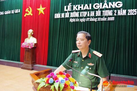 Trung tướng Hà Thọ Bình dự khai giảng lớp bồi dưỡng kiến thức quốc phòng và an ninh