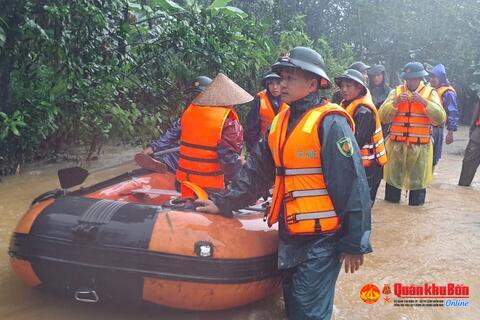 Thành phố Huế: Chủ động, ứng phó kịp thời sơ tán giúp dân trong mưa lũ