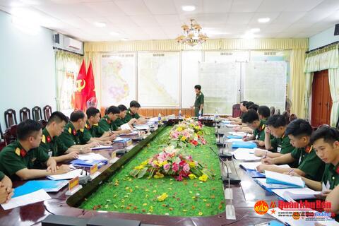 Sư đoàn 968 (Quân khu 4) diễn tập chỉ huy, cơ quan một bên hai cấp trên bản đồ