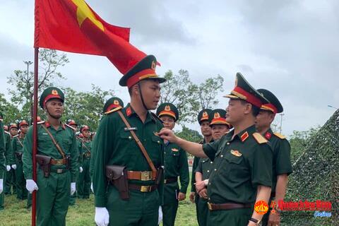 Thiếu tướng Hoàng Duy Chiến thăm, kiểm tra, động viên các lực lượng luyện tập diễu binh, diễu hành kỷ niệm 80 năm Cách mạng Tháng Tám và Quốc khánh 2/9