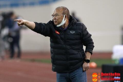 Huấn luyện viên Park Hang-seo xúc động sau chiến thắng đội tuyển Trung Quốc