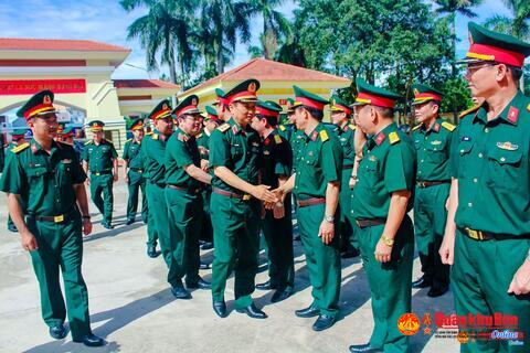 Trung tướng Hà Thọ Bình, Tư lệnh Quân khu 4 kiểm tra công tác chuẩn bị tổ chức quân sự địa phương tại Quảng Bình và Quảng Trị